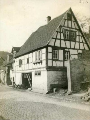 Bei Annweiler: Straßenbild