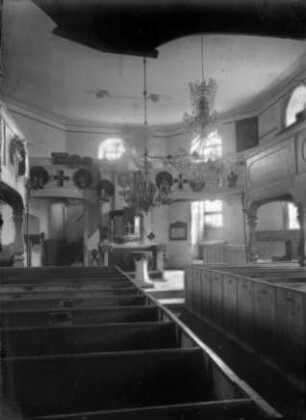 Kirchenraum mit Altar