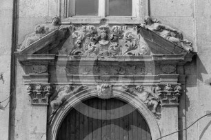 Portal des Dannensternhauses Mārstaļu iela 21 (Marstallstraße) in Riga