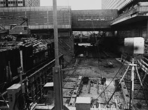 U-Bahn-Baustelle vor dem Centrum-Warenhaus