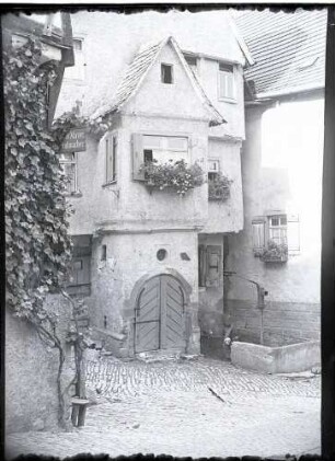 Fachwerkhaus mit Erker über Kellerhalsvorbau
