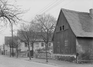 Bauernhöfe im alten Ortskern, Straßenansicht