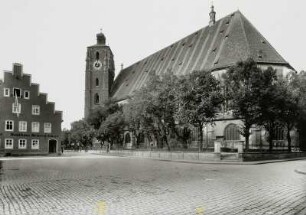 Stadtpfarrkirche zur Schönen Unserer Lieben Frau