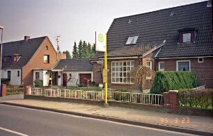 Bahnhofstraße: Bushaltestelle Bahnübergang