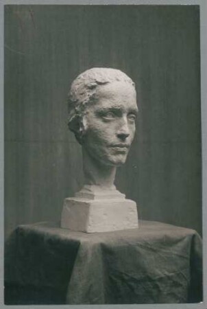 Porträt einer unbekannten Frau, um 1926, Gips