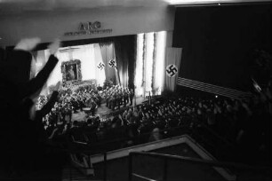 Bukarest: Aro, Feier zu Hitlers Geburtstag