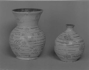 Vase : Zwei Vasen (um 1925; wohl K. Feuerriegel)