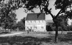 Wilsdruff-Mohorn. Windmühle, Haus Nr. 46b in Hutha-Hetzdorf an der Freiberger Straße, erbaut aus Abbruchsteinen der Windmühle Mohorn