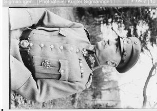 Generalmajor Heinrich von Maur, Portraitaufnahme in Uniform