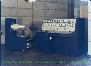 Neutronen-Blitzröhre und Neutronen-Impulsgenerator am Institut für Angewandte Kernphysik (IAK)