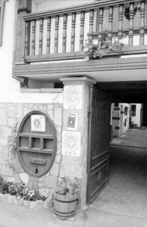 Ittersweiler: Weinfass ins Haus gebaut