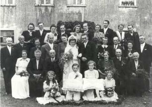 Hochzeit in der Oberlausitz : Gesellschaftliche Volkskultur - Sitten im Laufe des menschlichen Lebens - Hochzeit. Ort: Hornja Łužica / Oberlausitz. Moderne Hochzeit