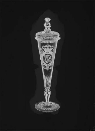 Deckelflöte (mit Monogramm MJR in bekrönter Rollwerkkartusche) aus Schloß Moritzburg