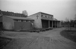 Einweihung der neuen Kapelle für den Friedhof Mühlburg.