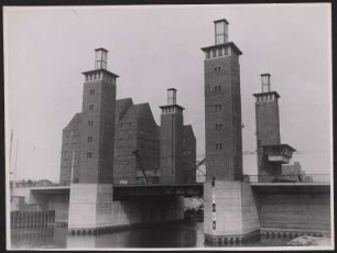 Gebäude am Binnenhafen Duisburg-Ruhrort