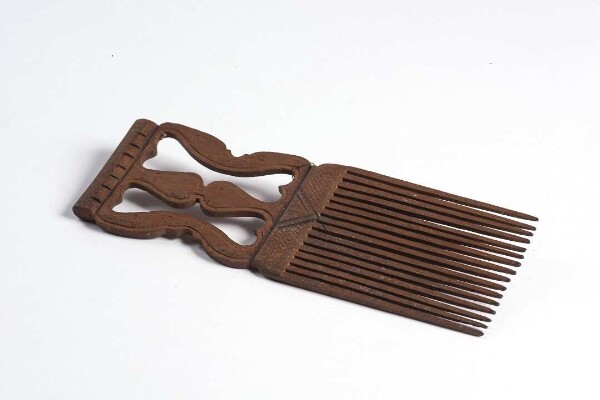 Ornamental comb, East Africa