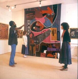 Bayreuth. IWALEWA-Haus. Afrikazentrum. Ausstellungsraum. Große Applikation aus Niger