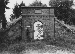 Wasserhochbehälter; Waldsolms, Schnurgasse
