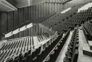 Dresden, Kulturpalast, Inneres. Großer Saal vom Rang aus, Ausstattung Deutsche Werkstätten Hellerau