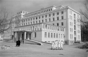 Dresden-Johannstadt. Chirurgische Klinik (1952-1955; H. Mersiowsky, G. Wild)