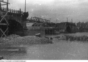 Dresden. Georgij-Dimitroff-Brücke (Augustusbrücke), Wiederaufbau, November 1945