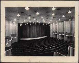 Stadttheater (später: Heinz-Hilpert-Theater), Lünen: Zuschauerraum (Ausstellungstafel der »Prague Quadrennial of the Theatre Design and Architecture« 1967)