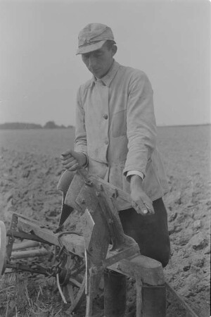 Landwirt Georg Krautschik aus Jauer, Kandidat des Kreisparlaments. : Ratar Jurij Krawčik z Jawory, kandidat do Kamjenskeho wokrjesneho sejma.