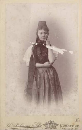 Emma Platz in badischer Tracht