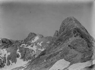 Berggipfel : Jungen auf dem Heilbronner Weg in die Hochfrottspitze (2649m), Felsberg in den Allgäuer Alpen bei Oberstdorf.
