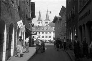 Berchtesgaden: Marktplatz und Türme der Stadtkirche [Stiftskirche]