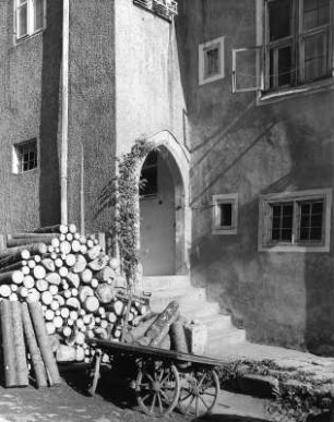 Eichstätt, Marktplatz. Wohnhaus. Eingang