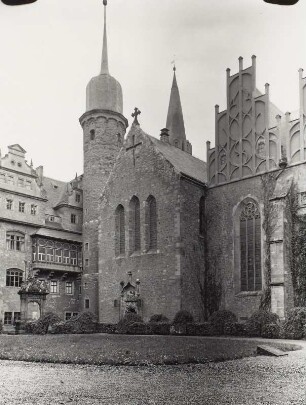 Merseburg, Dom, Ansicht von Nordwesten über den Schlosshof