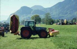 Fotografie: Futtererntetechnik, Scheibenmähwerk, Heckanbau, Frontmähwerk, Trommelmähwerk
