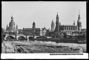 Dresden, Elbansicht, Augustusbrücke mit Frauenkirche, Ständehaus und Katholischer Hofkirche