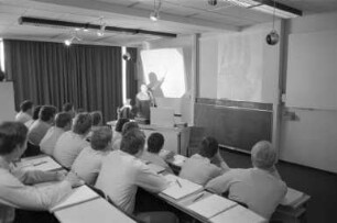 Ausbildung von Polizeibeamten in der Außenstelle Karlsruhe-Durlach der Landes-Polizeischule Baden-Württemberg