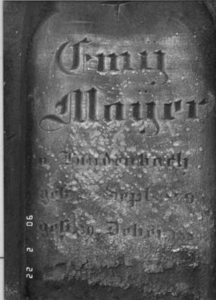 Grabstein 161 (Index: 100116287) Material: Sandstein Zustand: teilweise verwittert Maße HxBxT: 80x44x25 cm Beschreibung: Stele mit Rundbogenabschluß, eingetieftes Schriftfeld Besonderheit: Kindergrab: Grabstein 161A