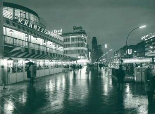 Kurfürstendamm. Kranzlereck und U-Bahn Eingang