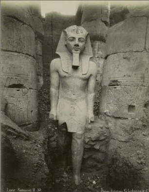 Ägypten, Luxor, Statue Ramses II., vor 1890/G. Lékégian & Co.