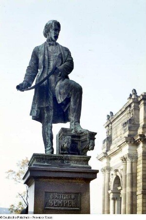 Gottfried-Semper-Denkmal