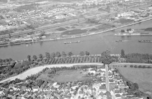 Altrip: Einmündung in den Rhein, Vordergrund Altrip