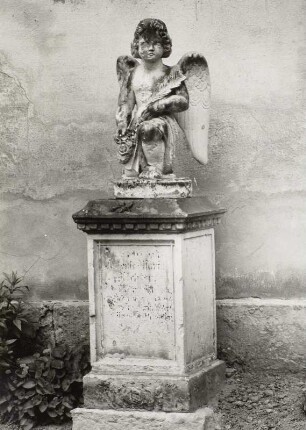 Grabmal für Antonie Maria Richter (?)