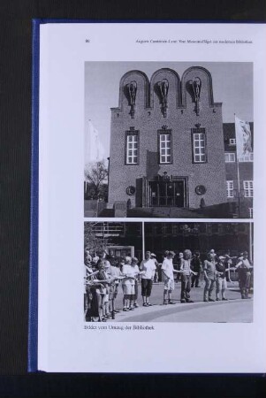 Bilder vom Umzug der Bibliothek.