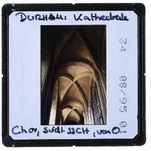 Durham, Kathedrale : Chor, südliches Seitenschiff, von Osten