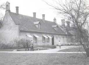 Ehemaliger Marstall des Schlosses Branitz : Bauwesen - Herrenhäuser. Ort: Rogeńc / Branitz. "Marstall" des ehemaligen Schlosses, dann Gaststätte