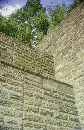 Tunnel Hölzern