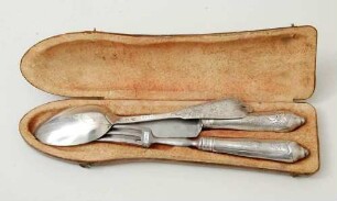 Messer [55679-1-4: dreiteiliges Besteck in Etui]