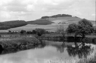 Neudingen: aus dem Zug: Donau mit Wartenberg