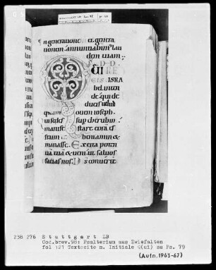 Psalterium - Hymnar (Benediktinerhandschrift) — Initiale Q (ui), Folio 121recto