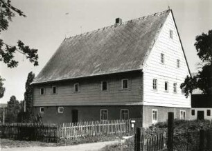 Garnsdorf, Hauptstraße 93. Dreiseithof (um 1790). Wohnstallhaus