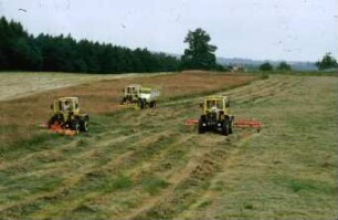 Fotografie: Futtererntetechnik, Mähwerk, Frontanbau, Trommelmähwerk, Werbegerät, Kreiselzettwender